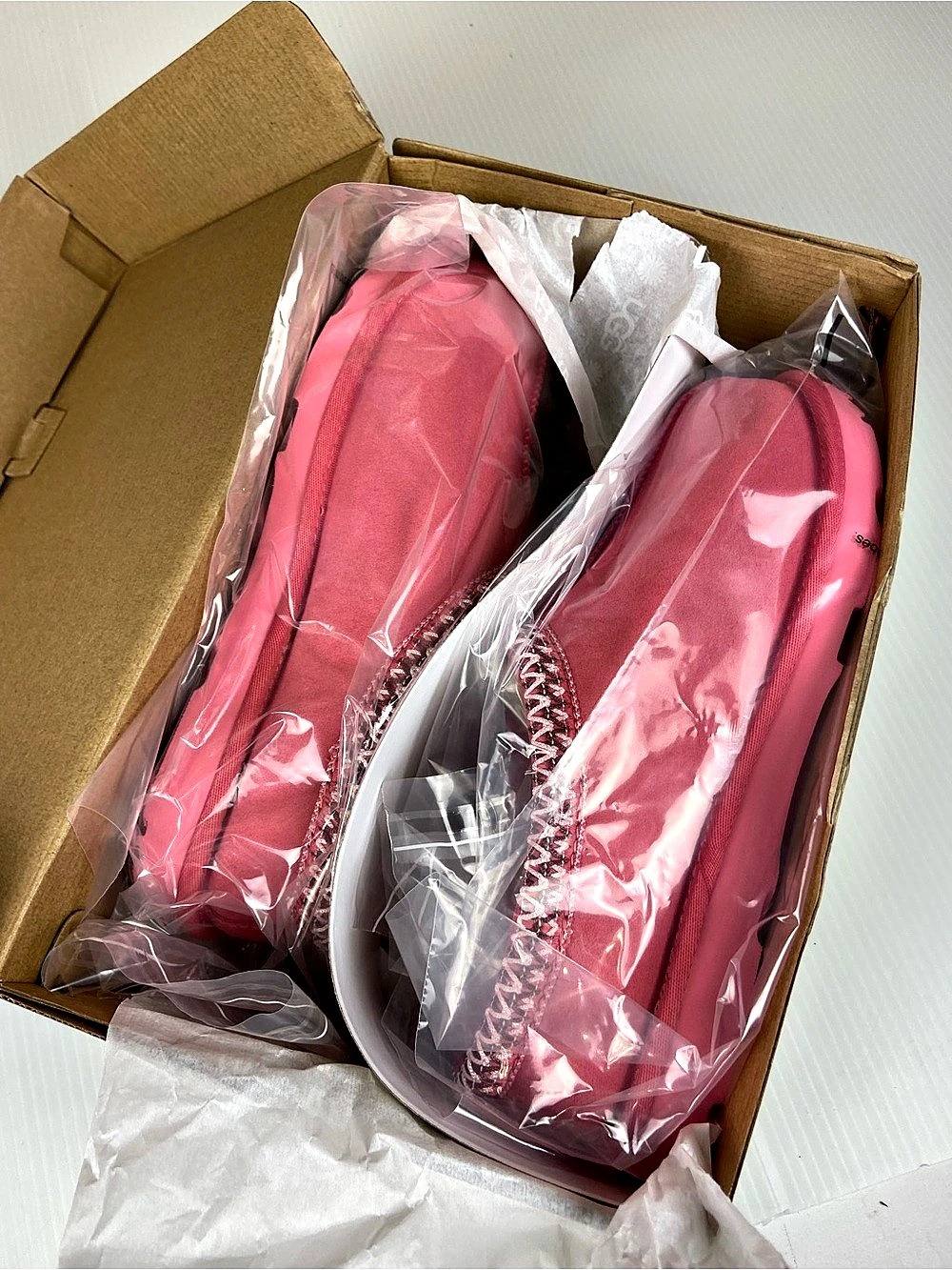 UGG Tasman II Pink Bloom Youth 6 / Women’s 7.5 New in Box - Picture 2 of 15